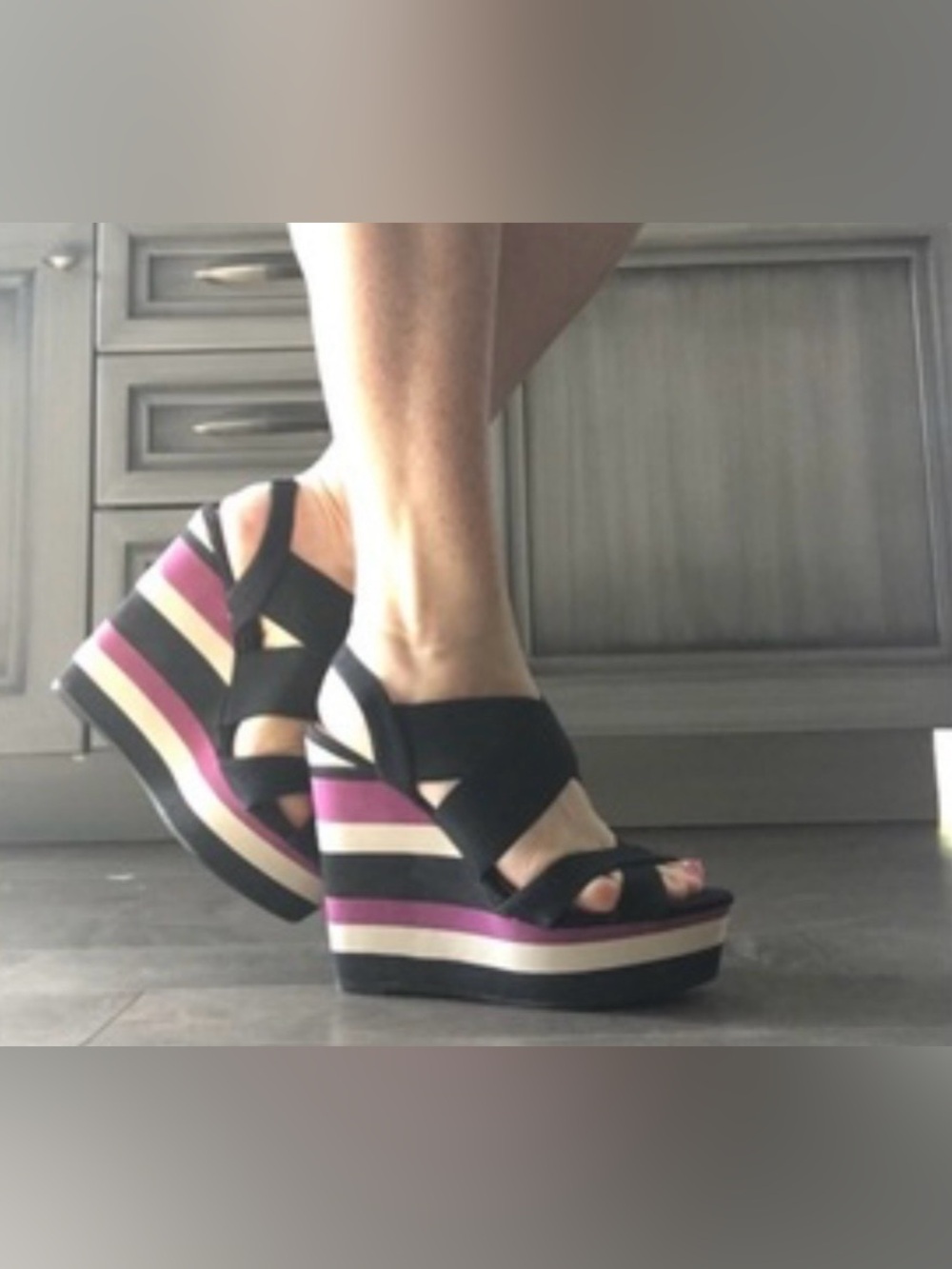 💅🏻 Madden Girl Black Wedge Sandals with Purple and Cream Stripes 💅🏻
